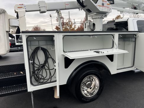 Used 2019 RAM 5500 Tradesman w/ Chrome Appearance Group image 9