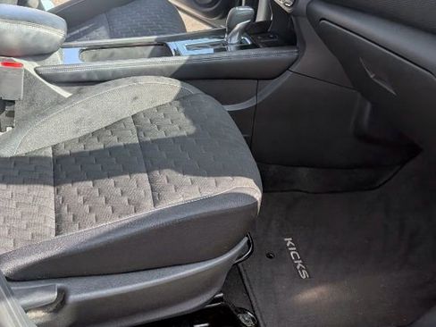 Used 2023 Nissan Kicks SV image 11