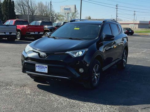 Used 2016 Toyota RAV4 XLE w/ Convenience Package AWD/4WD image 4