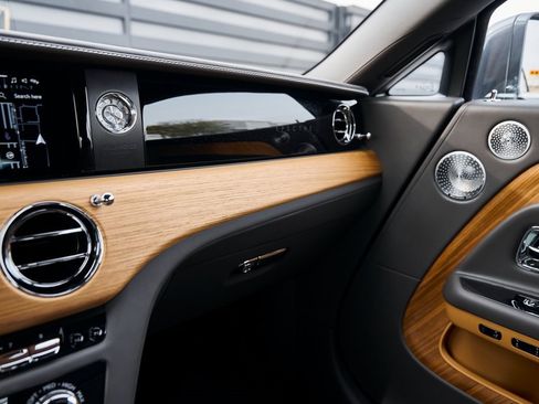 Used 2025 Rolls-Royce Spectre w/ Spectre Launch Package image 75