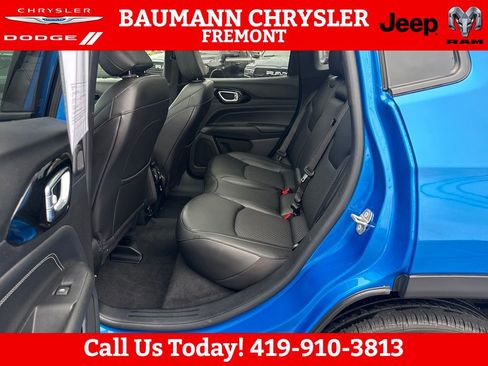Used 2022 Jeep Compass Latitude w/ Sun and Sound Group AWD/4WD image 25
