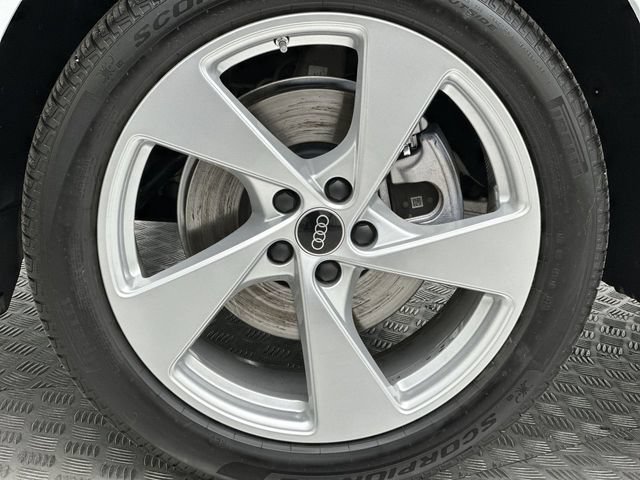 Used 2025 Audi Q5 Premium Plus w/ Premium Plus AWD/4WD image 10
