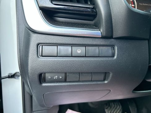 Used 2021 Nissan Rogue SV FWD image 22
