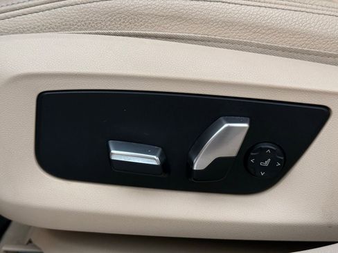 Used 2016 BMW 740i RWD image 16