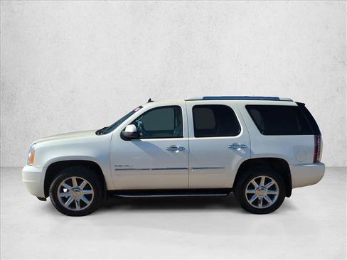 Used 2014 GMC Yukon Denali image 9