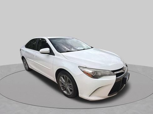 Used 2015 Toyota Camry SE FWD image 7