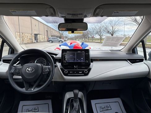 Used 2022 Toyota Corolla LE image 17