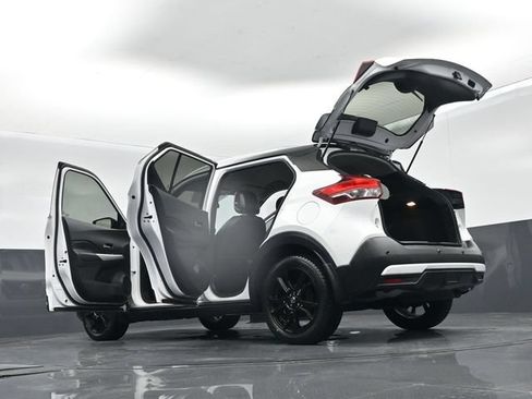 Used 2020 Nissan Kicks SR w/ SR Premium Package FWD image 71