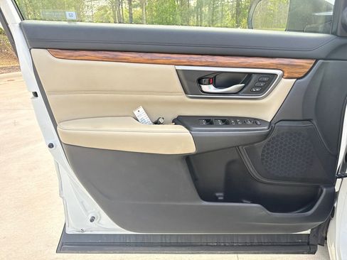 Used 2018 Honda CR-V Touring image 14