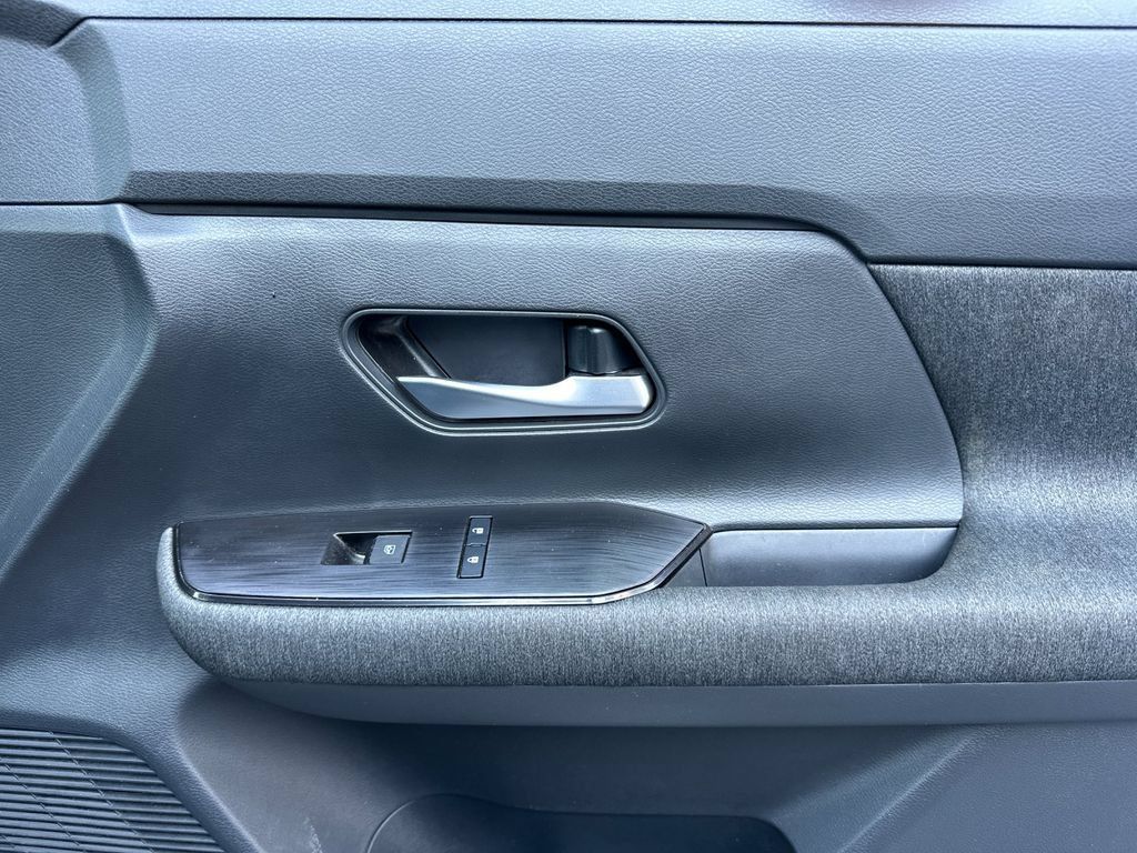 Used 2026 Nissan Kicks SV FWD image 19