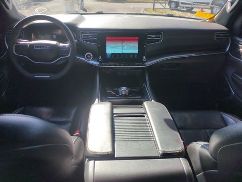 Certified 2022 Jeep Wagoneer Series I image 16