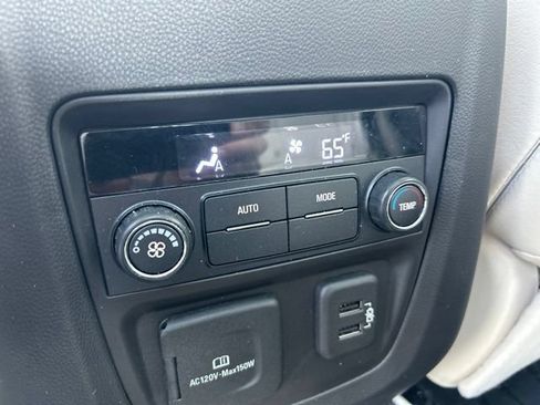 Used 2023 Buick Enclave Essence w/ Experience Buick Package FWD image 16