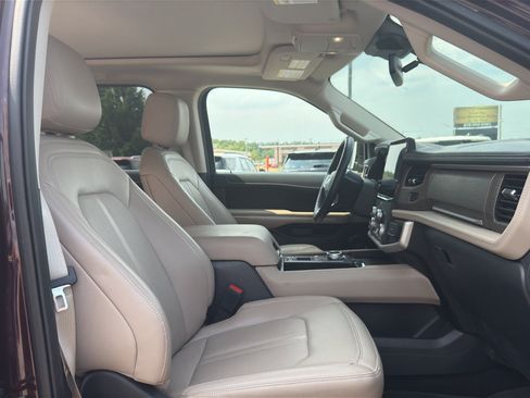 Used 2023 Ford Expedition Limited RWD image 14