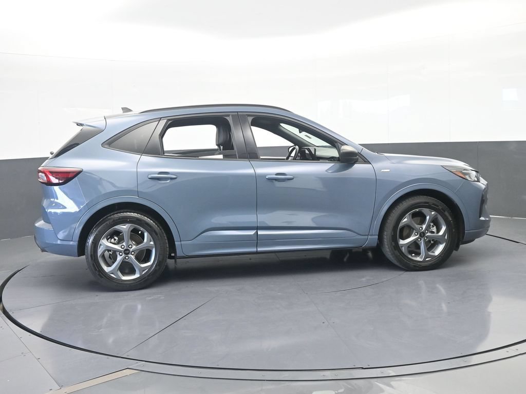 Used 2024 Ford Escape ST-Line w/ Tech Pack #1 FWD image 7