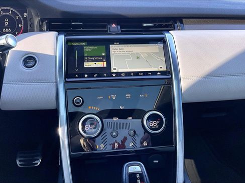Used 2020 Land Rover Discovery Sport SE R-Dynamic image 6