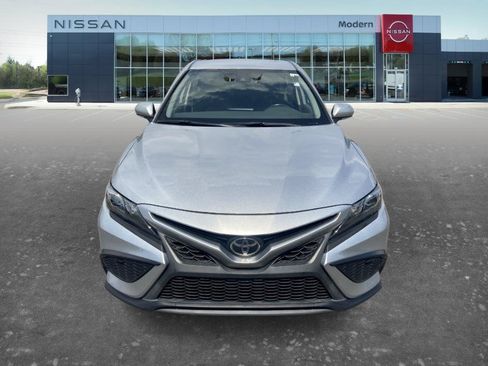 Used 2023 Toyota Camry SE FWD image 2