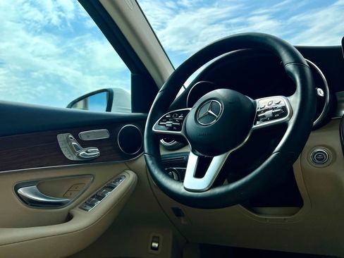 Certified 2022 Mercedes-Benz GLC 300 4MATIC image 9