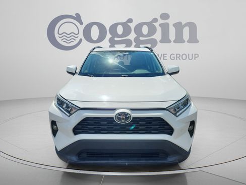 Used 2019 Toyota RAV4 XLE w/ Convenience Package FWD image 8