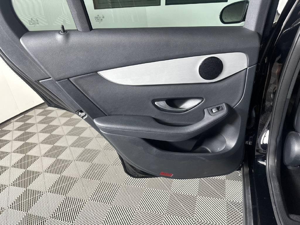 Used 2022 Mercedes-Benz GLC 300 image 24