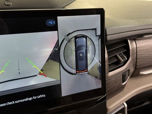 Used 2022 Ford Expedition Max Limited image 31