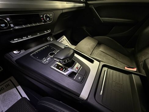 Used 2019 Audi SQ5 Premium Plus w/ Premium Plus Package image 21