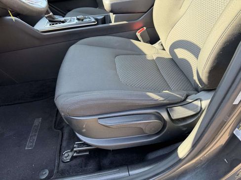 Used 2024 Kia Sportage LX image 16