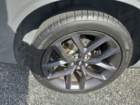 Used 2019 Dodge Challenger SXT w/ Blacktop Package RWD image 4