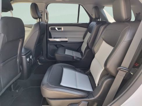 Used 2023 Ford Explorer XLT w/ Equipment Group 202A AWD/4WD image 29