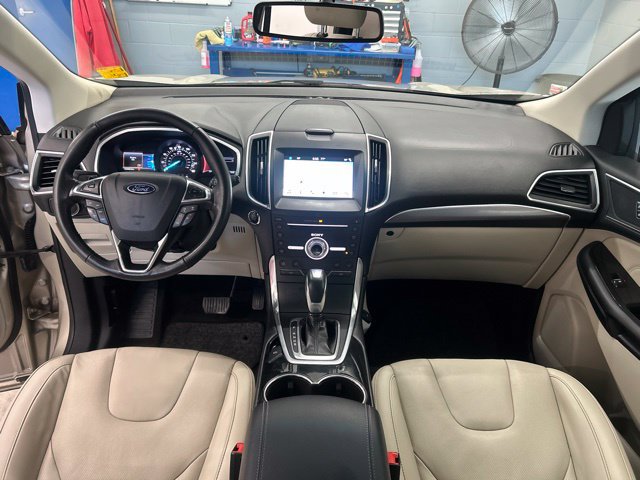 Used 2017 Ford Edge Titanium w/ Equipment Group 301A AWD/4WD image 13