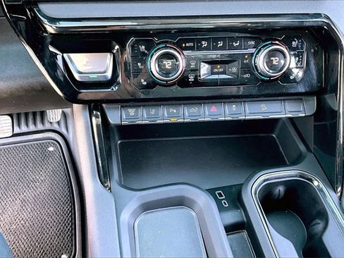 Used 2025 GMC Sierra 3500 AT4 w/ AT4 Premium Plus Package image 17