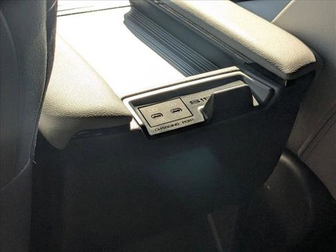 Used 2025 Toyota Sienna XLE image 18