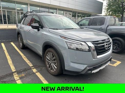 Certified 2024 Nissan Pathfinder SL w/ SL Premium Package AWD/4WD image 1