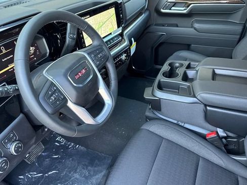 New 2026 GMC Sierra 1500 SLE w/ X31 Off-Road Package AWD/4WD image 10