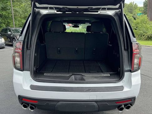 Used 2023 Chevrolet Suburban Premier RWD image 17