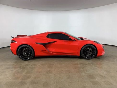 Used 2025 Chevrolet Corvette Z06 image 7