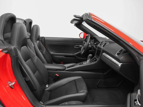 Certified 2019 Porsche 718 Boxster RWD image 24