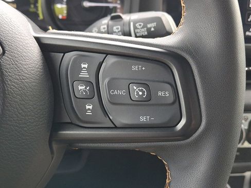 Used 2024 Jeep Wrangler Unlimited w/ Convenience Group AWD/4WD image 21