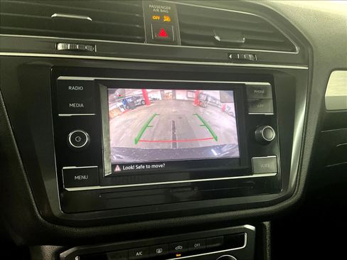 Used 2020 Volkswagen Tiguan S image 19