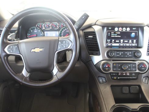 Used 2019 Chevrolet Suburban LT AWD/4WD image 32