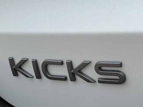 New 2025 Nissan Kicks SR image 10