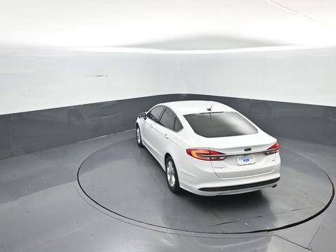 Certified 2018 Ford Fusion SE FWD image 27