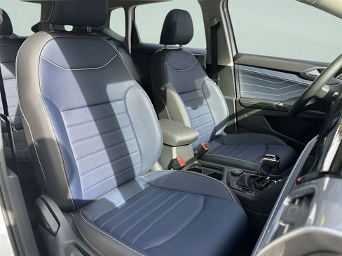 New 2026 Volkswagen Taos SEL image 25