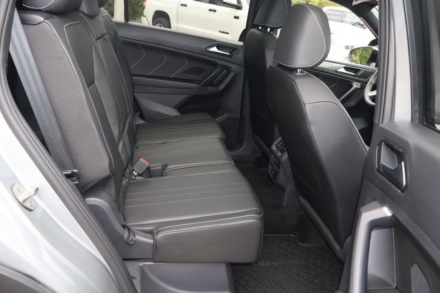 Certified 2023 Volkswagen Tiguan SE R-Line FWD image 21