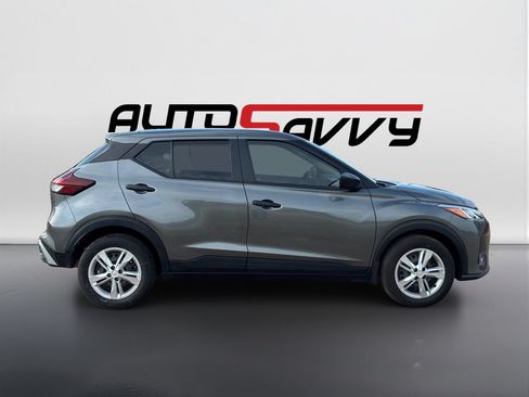Used 2024 Nissan Kicks S FWD image 4