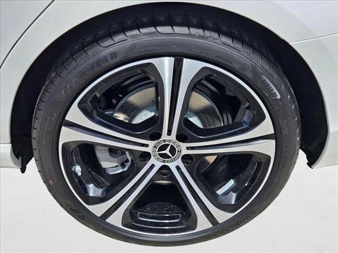 New 2025 Mercedes-Benz C 300 Sedan image 9