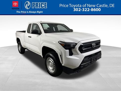 Used 2025 Toyota Tacoma SR image 1