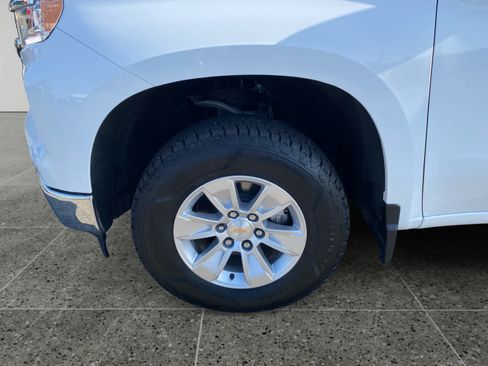 Used 2025 Chevrolet Silverado 1500 LT AWD/4WD image 14