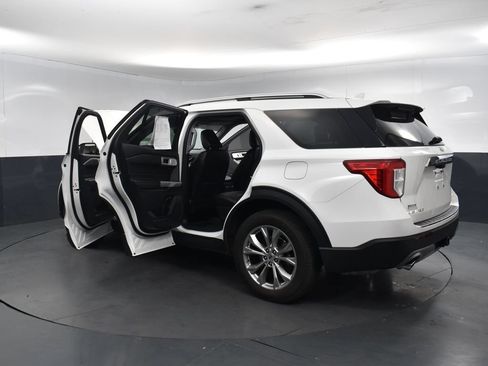 Used 2023 Ford Explorer Limited w/ Limited Technology Package AWD/4WD image 25