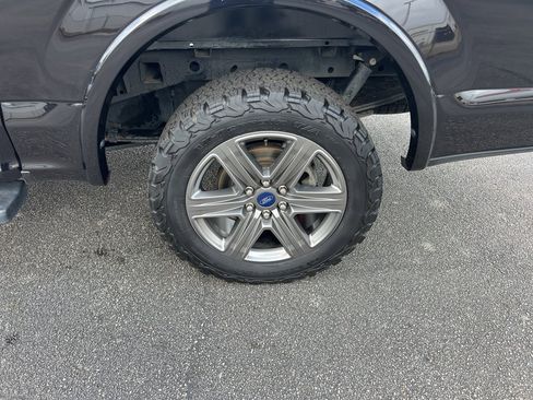 Used 2020 Ford F150 Lariat image 13