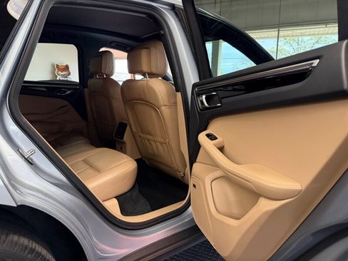 Used 2020 Porsche Macan AWD/4WD image 50
